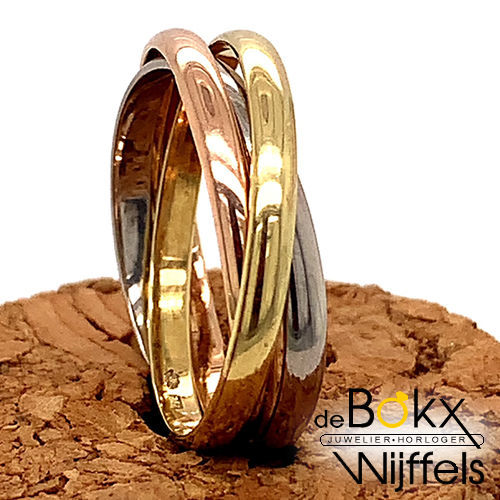 Afm Wrak Onderhoud Ringen - Tricolor wit-, rose- en geelgouden ring bestaande uit 3 in elkaar  geplaatste losse ringen. De losse ringen hebben elk een breedte van 2mm.en  bewegen speels over elkaar. De ring is