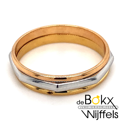 huisvrouw Tussen prototype Ringen - Drie kleuren gouden ring van 4.5mm breed in maat 57. Deze roze,  geel en wit gouden banen ring heeft een bijzondere uitstraling door de 3D  hoekjes op de wit gouden