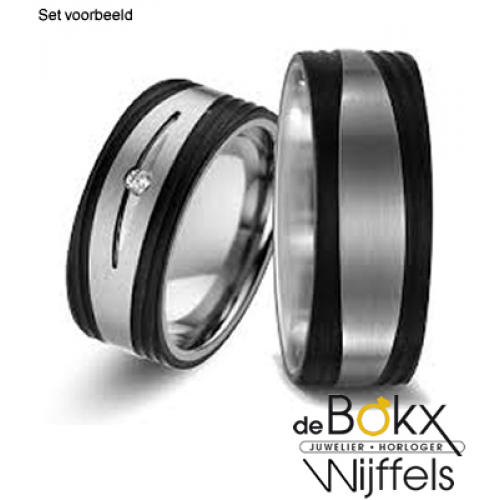 verfijnde en breede Titanium ring met carbon en diamant 57015 - 56207