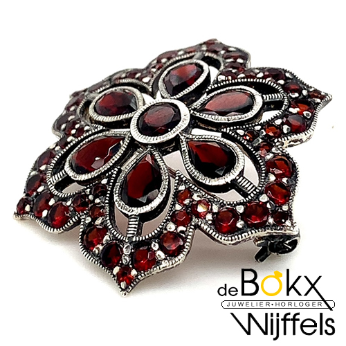 broche zilver met rode granaat - 57890